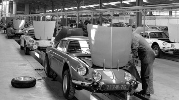 Alpine-Renault-A110-production-line_web